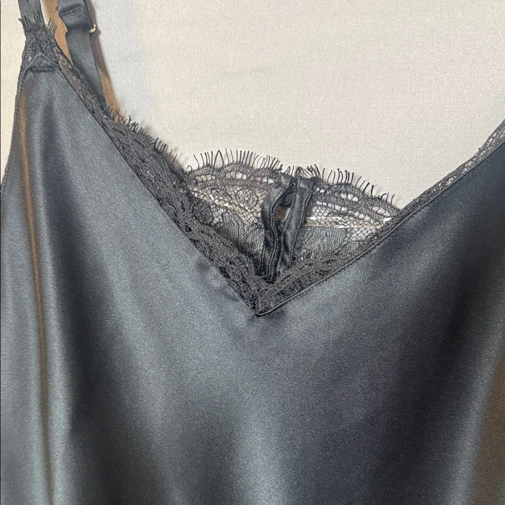 Victoria’s Secret Black Satin Lace Chain Strap Cami Tank Top Size L‎